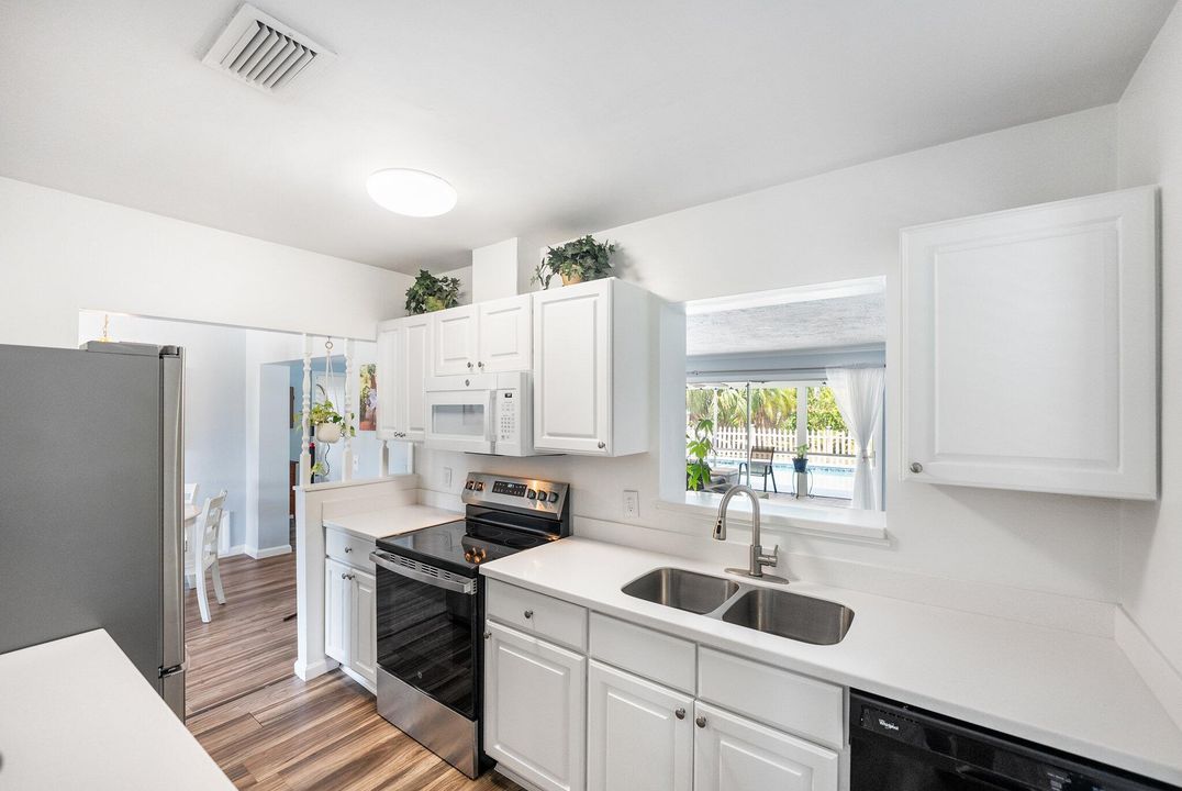 待售: $409,000 (3 贝兹, 2 浴室, 1642 平方英尺)