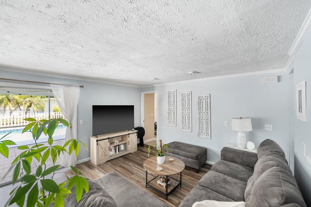 待售: $409,000 (3 贝兹, 2 浴室, 1642 平方英尺)