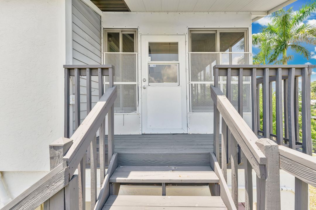 For Sale: $319,000 (3 beds, 2 baths, 2085 Square Feet)