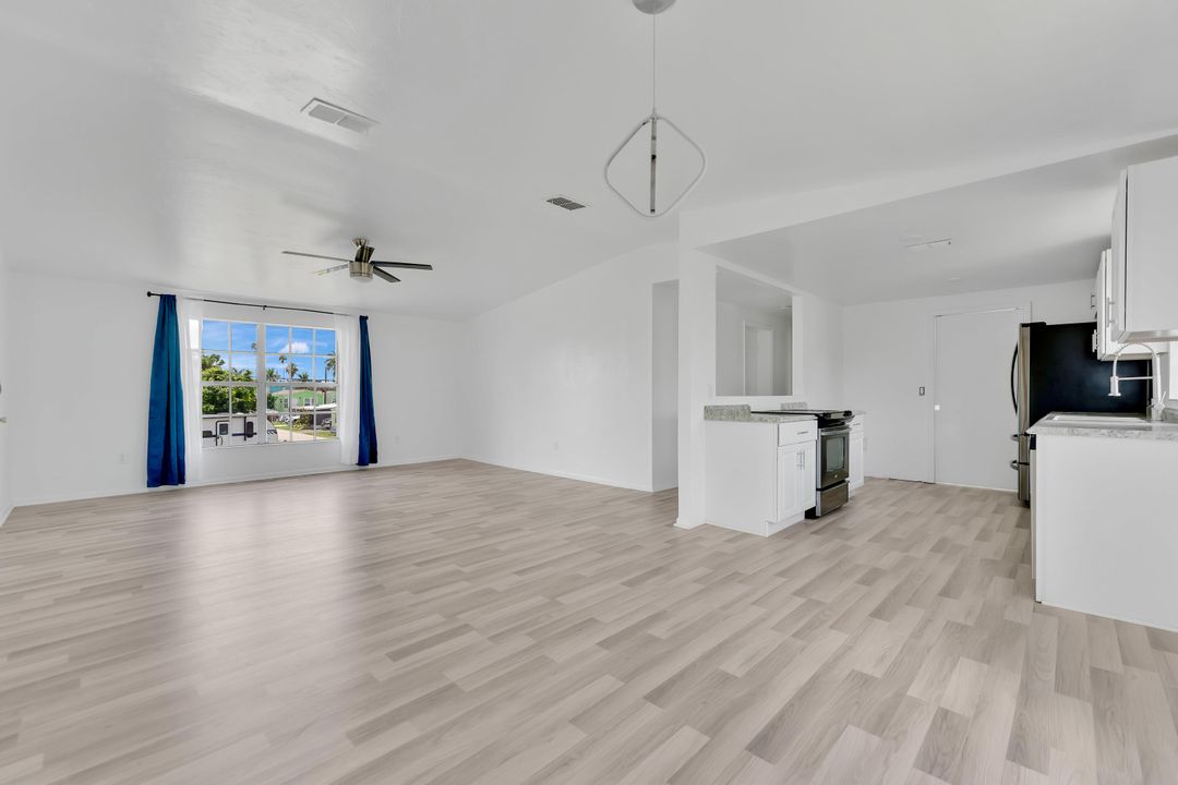 For Sale: $319,000 (3 beds, 2 baths, 2085 Square Feet)