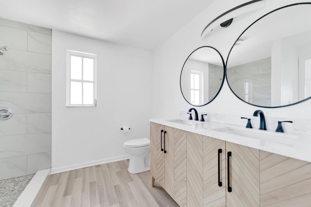 For Sale: $319,000 (3 beds, 2 baths, 2085 Square Feet)