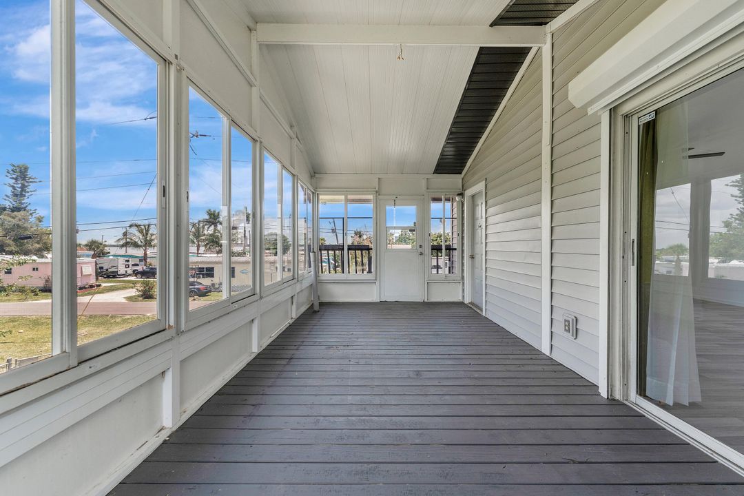 For Sale: $319,000 (3 beds, 2 baths, 2085 Square Feet)