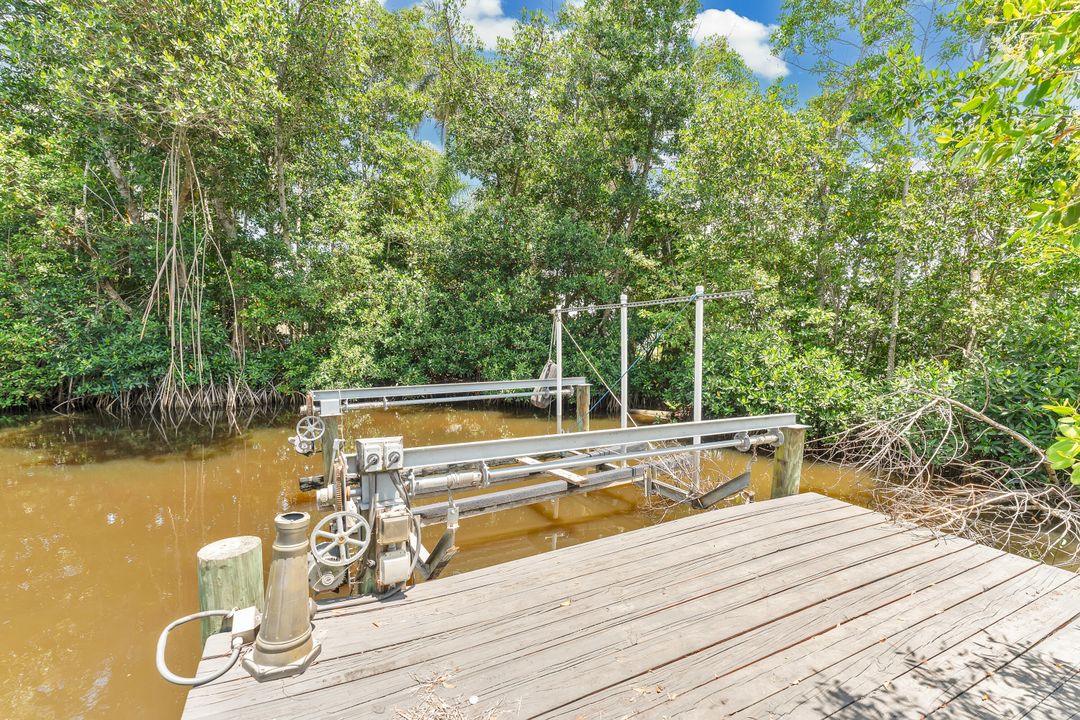 For Sale: $319,000 (3 beds, 2 baths, 2085 Square Feet)