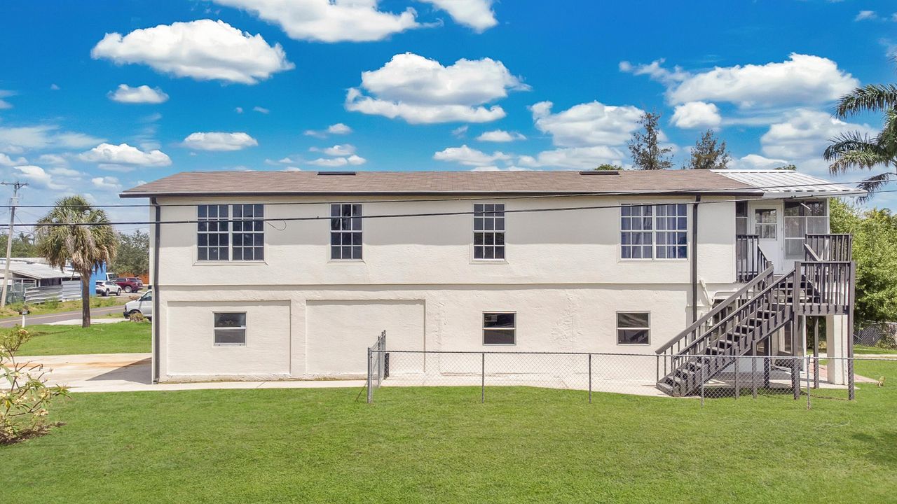 For Sale: $319,000 (3 beds, 2 baths, 2085 Square Feet)