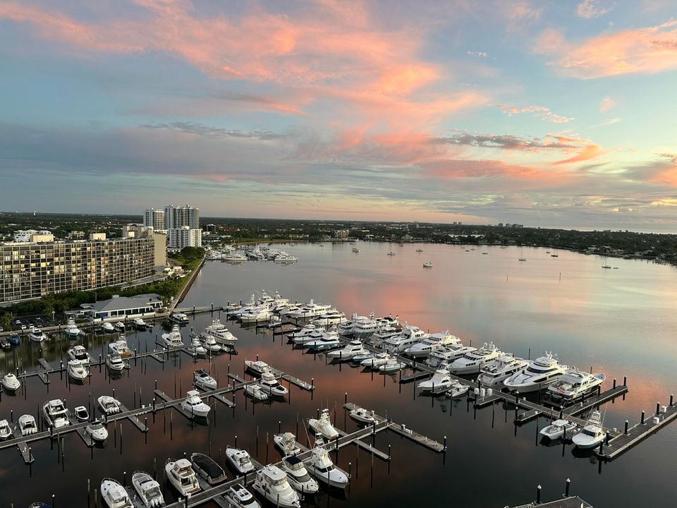 待售: $1,650,000 (2 贝兹, 2 浴室, 2448 平方英尺)