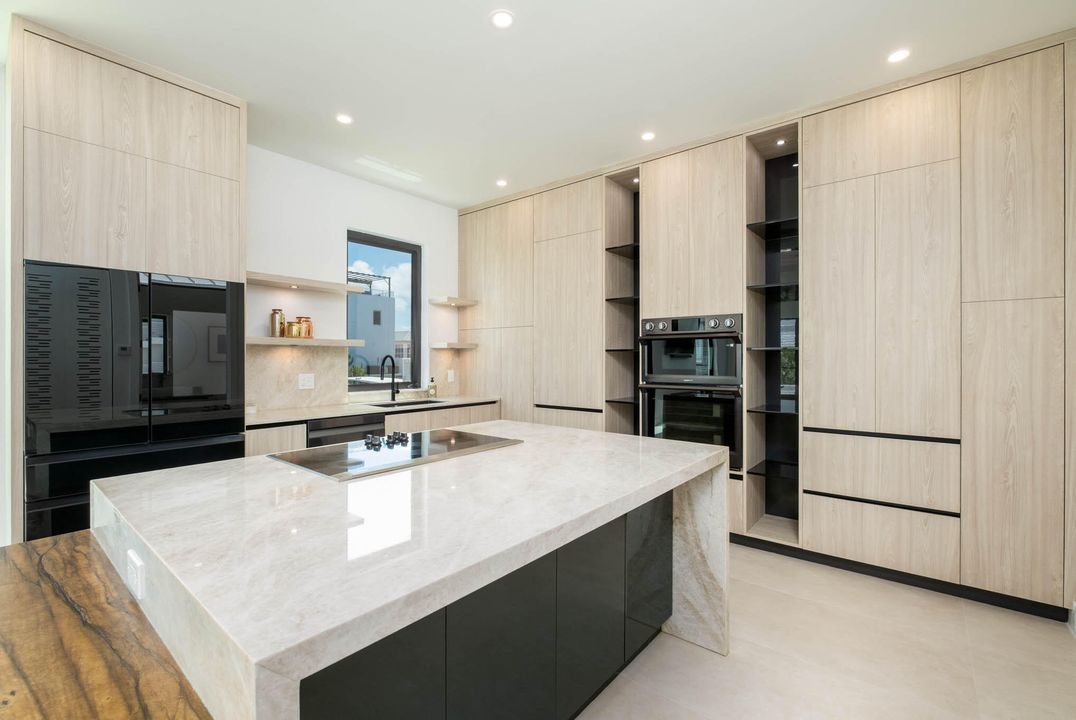 En Venta: $1,600,000 (3 camas, 3 baños, 1399 Pies cuadrados)