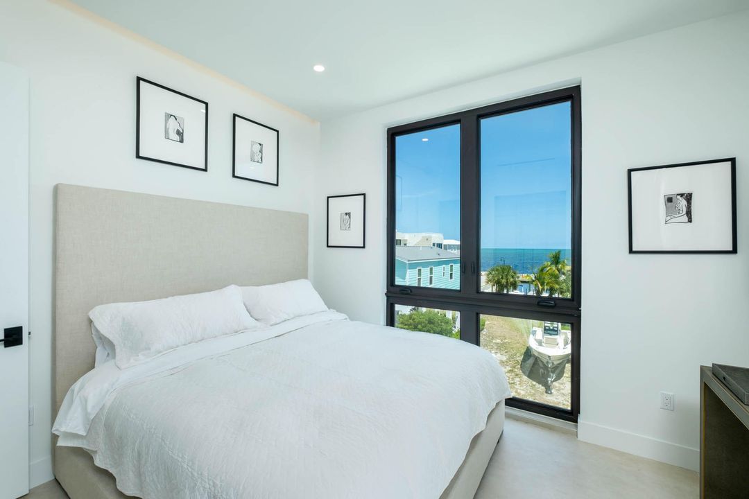 En Venta: $1,600,000 (3 camas, 3 baños, 1399 Pies cuadrados)