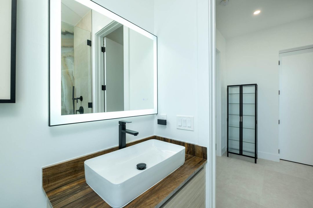 En Venta: $1,600,000 (3 camas, 3 baños, 1399 Pies cuadrados)