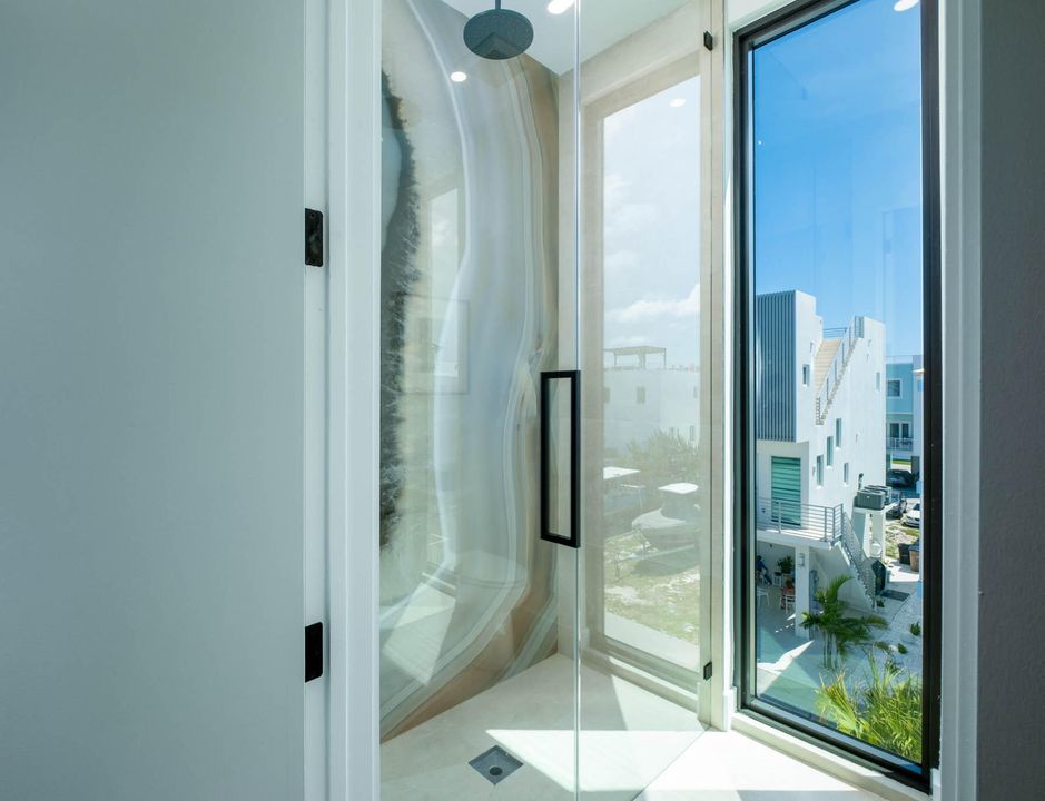 En Venta: $1,600,000 (3 camas, 3 baños, 1399 Pies cuadrados)