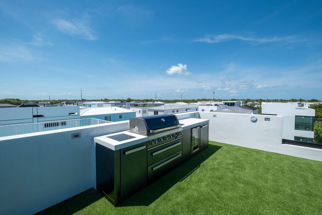 En Venta: $1,600,000 (3 camas, 3 baños, 1399 Pies cuadrados)