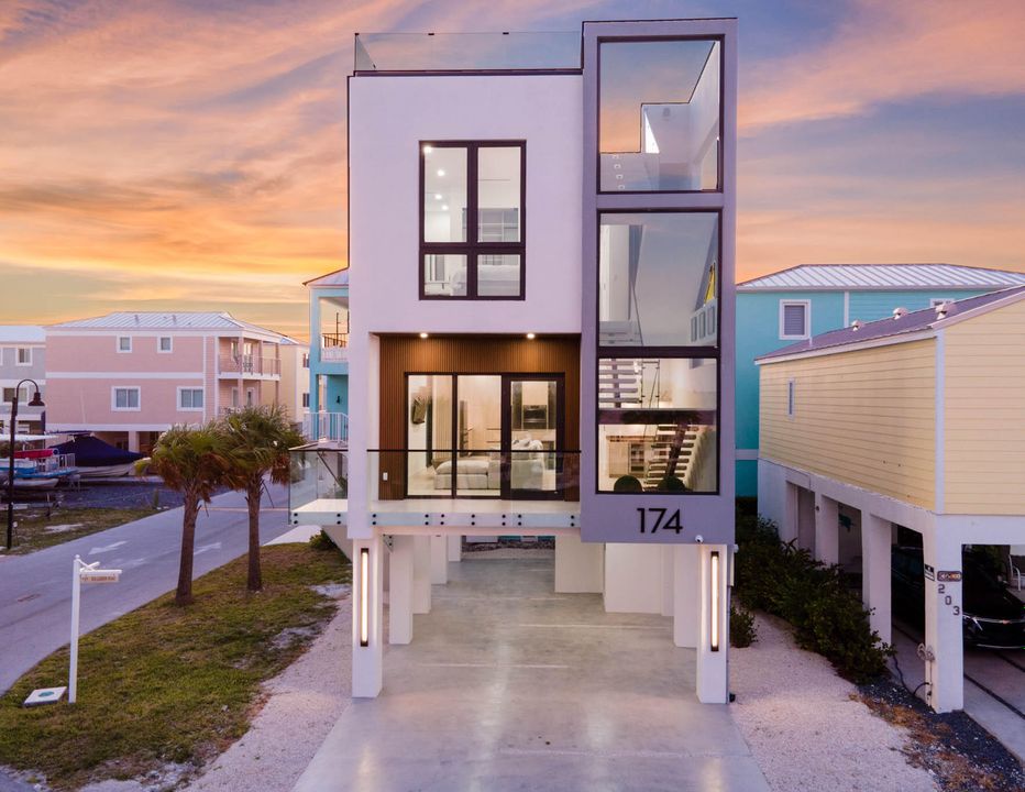 En Venta: $1,600,000 (3 camas, 3 baños, 1399 Pies cuadrados)