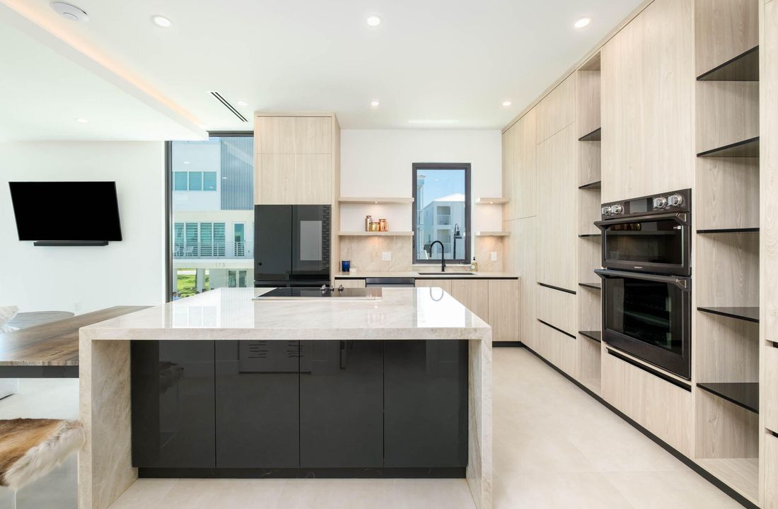 En Venta: $1,600,000 (3 camas, 3 baños, 1399 Pies cuadrados)