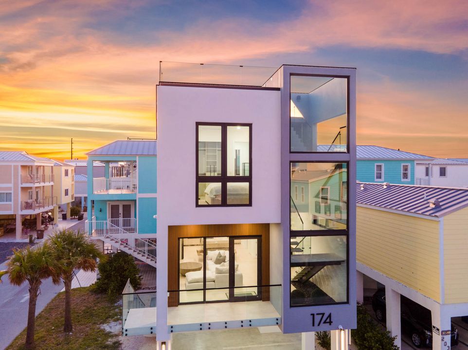 En Venta: $1,600,000 (3 camas, 3 baños, 1399 Pies cuadrados)