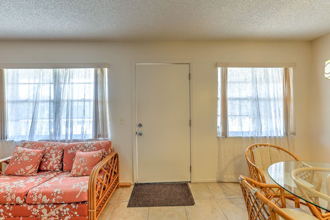 待售: $100,000 (1 贝兹, 1 浴室, 851 平方英尺)