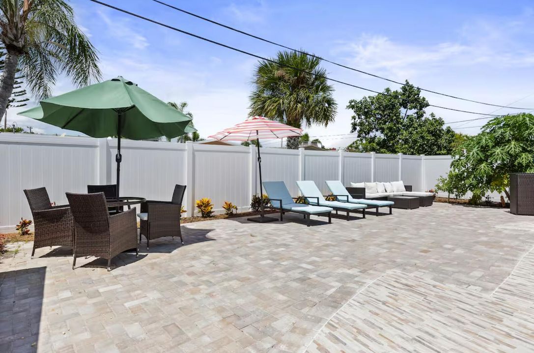 Activo con contrato: $4,200 (4 camas, 2 baños, 1426 Pies cuadrados)