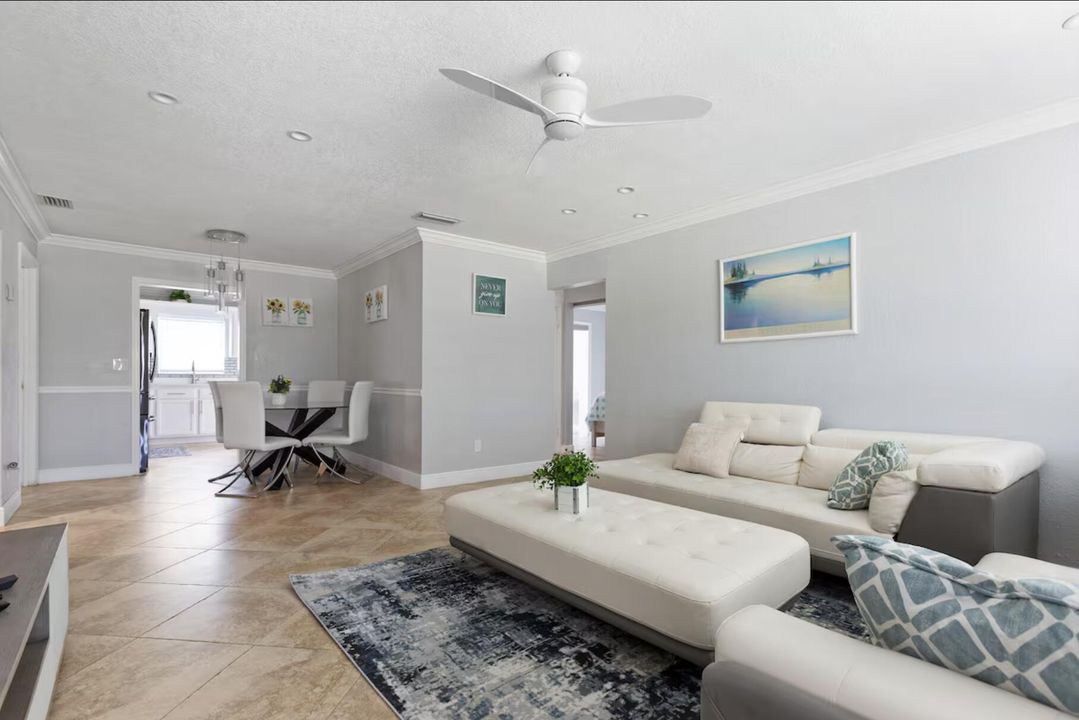 Activo con contrato: $4,200 (4 camas, 2 baños, 1426 Pies cuadrados)