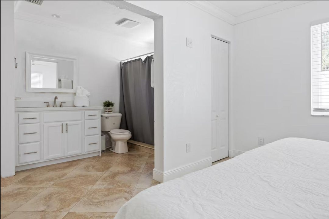 Activo con contrato: $4,200 (4 camas, 2 baños, 1426 Pies cuadrados)