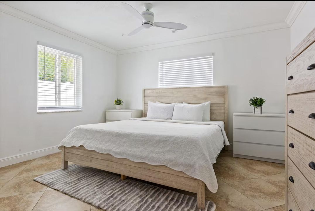 Activo con contrato: $4,200 (4 camas, 2 baños, 1426 Pies cuadrados)