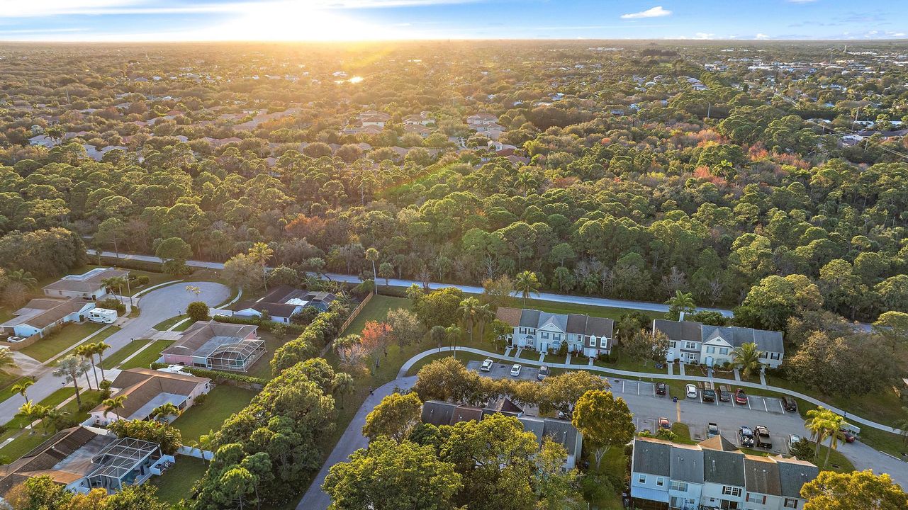 待售: $320,000 (2 贝兹, 2 浴室, 1058 平方英尺)