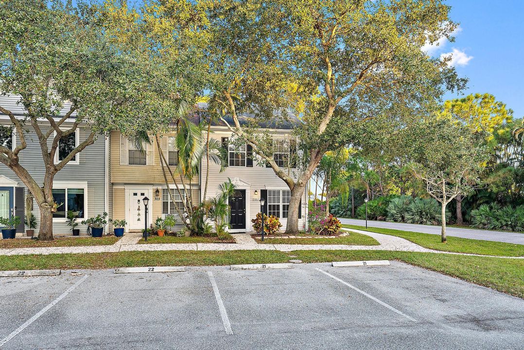 待售: $320,000 (2 贝兹, 2 浴室, 1058 平方英尺)