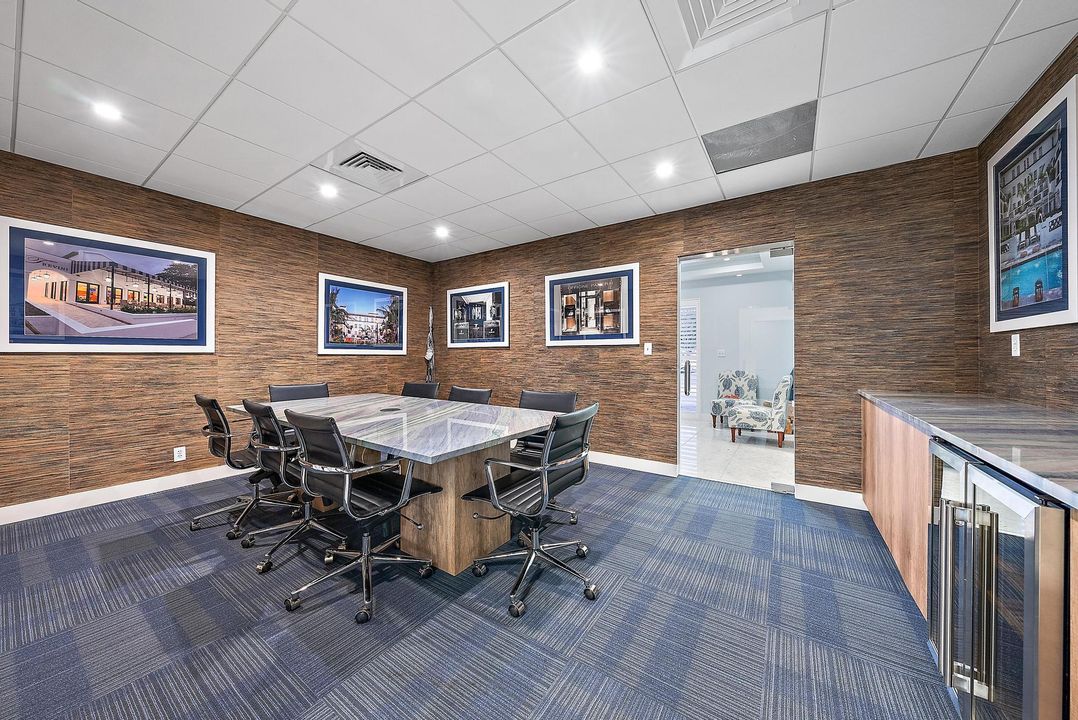 待售: $950,000 (0 贝兹, 0 浴室, 3580 平方英尺)