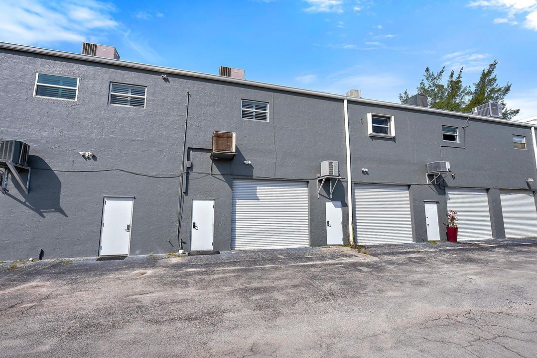 待售: $950,000 (0 贝兹, 0 浴室, 3580 平方英尺)