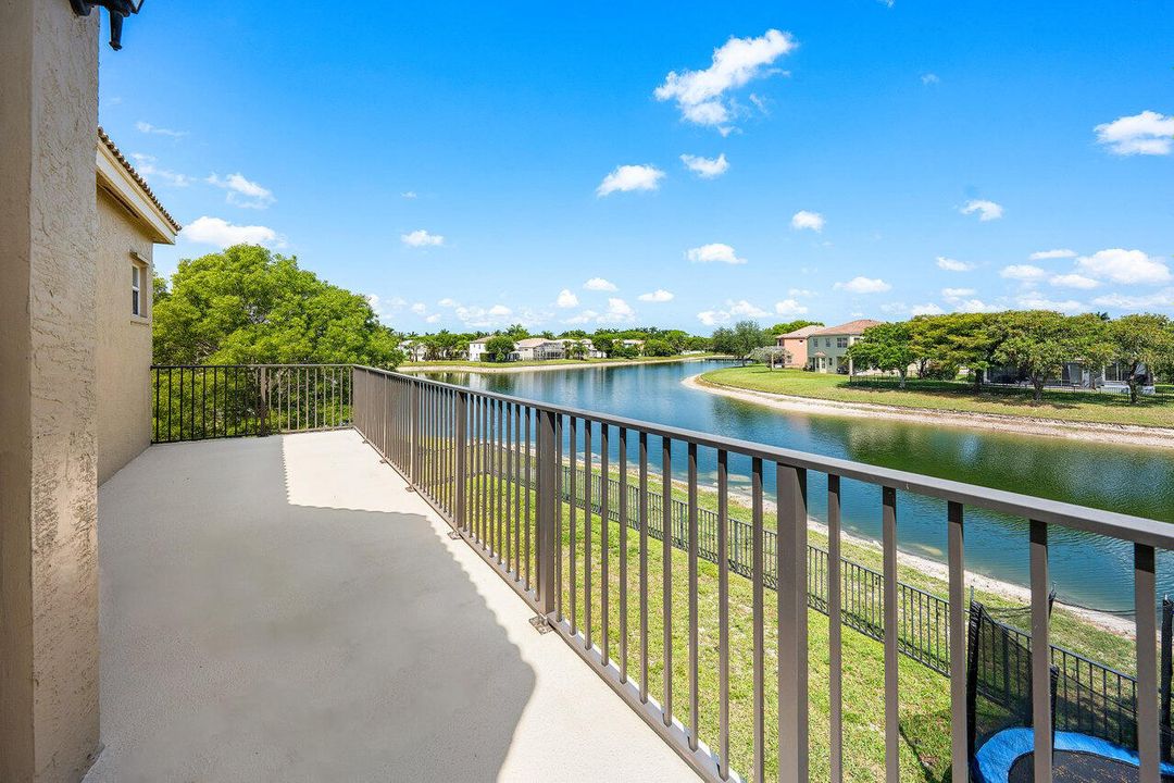 Active With Contract: $839,999 (6 beds, 3 baths, 3662 Square Feet)