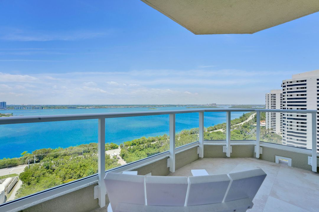 合同活跃: $4,400,000 (3 贝兹, 3 浴室, 4741 平方英尺)