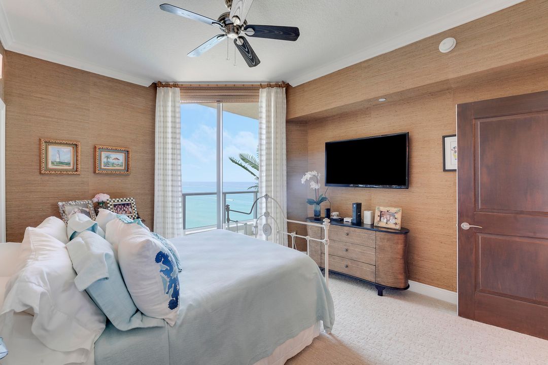 合同活跃: $4,400,000 (3 贝兹, 3 浴室, 4741 平方英尺)