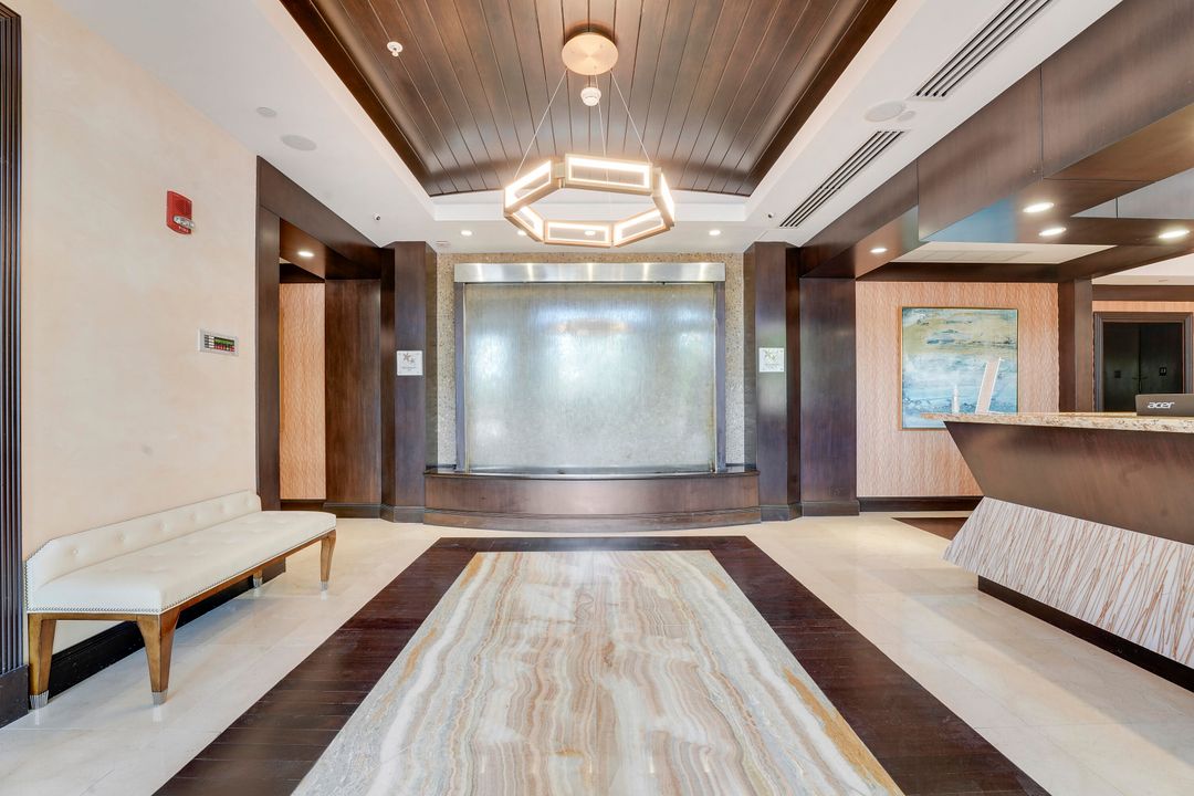 合同活跃: $4,400,000 (3 贝兹, 3 浴室, 4741 平方英尺)