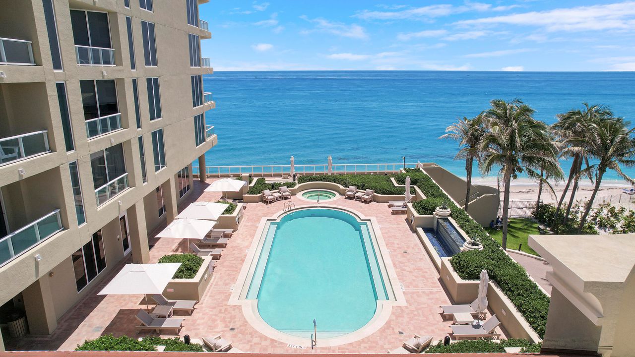 合同活跃: $4,400,000 (3 贝兹, 3 浴室, 4741 平方英尺)