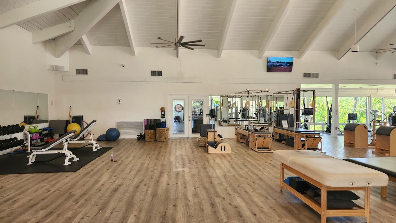 For Sale: $1,870,000 (3 beds, 3 baths, 2017 Square Feet)