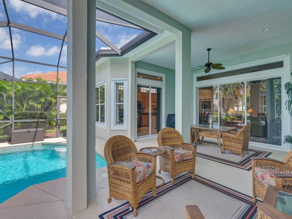 Active With Contract: $889,000 (3 beds, 3 baths, 2662 Square Feet)