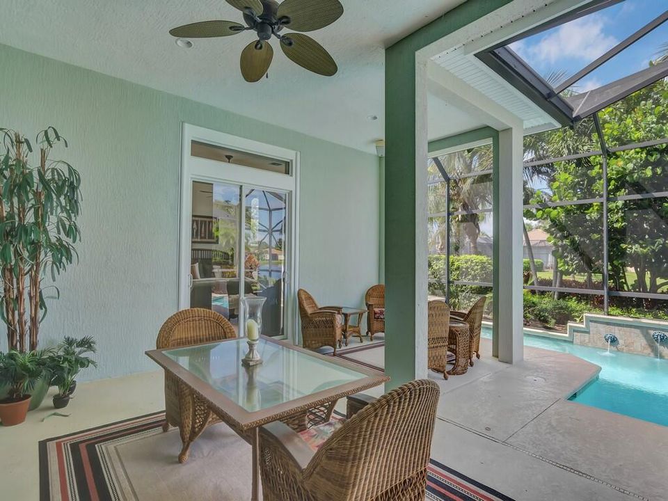 Active With Contract: $889,000 (3 beds, 3 baths, 2662 Square Feet)