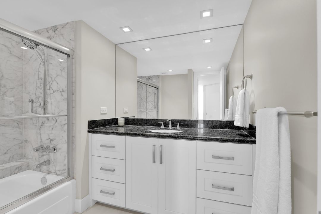 Под контрактом: $12,000 (2 спален, 2 ванн, 1448 Квадратных фут)