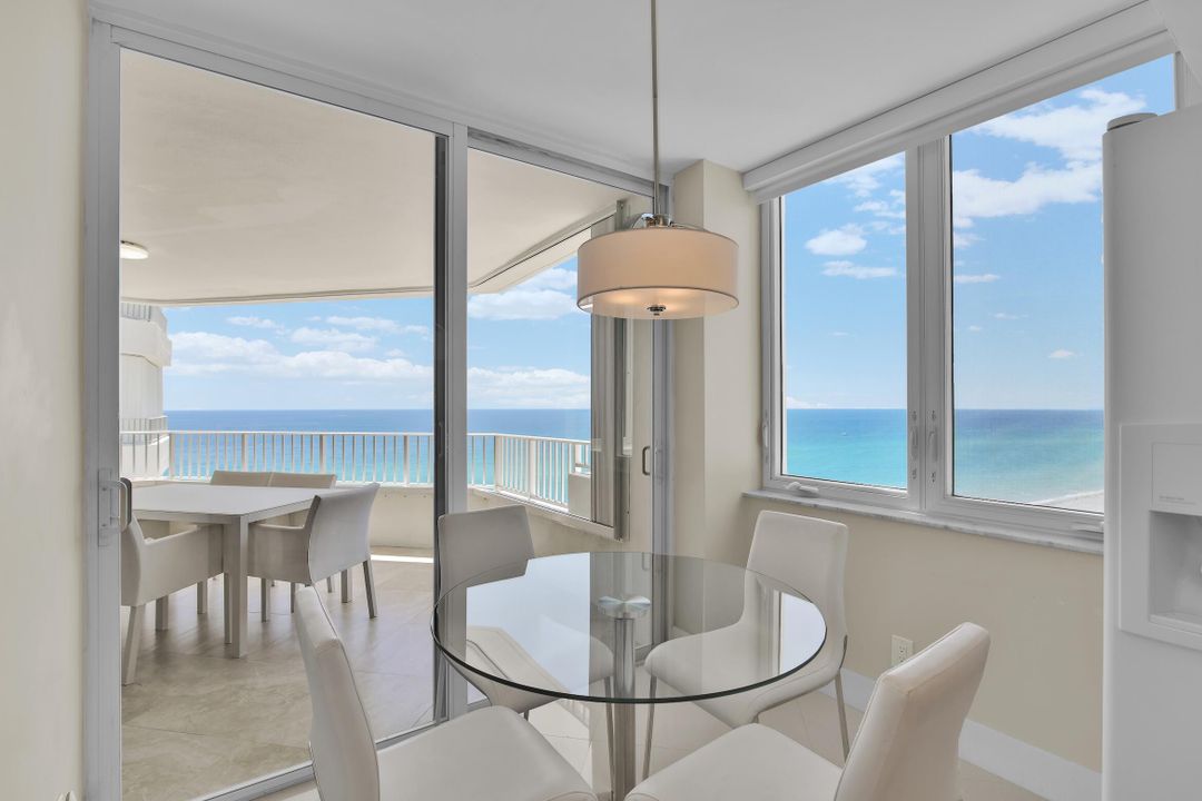 Под контрактом: $12,000 (2 спален, 2 ванн, 1448 Квадратных фут)