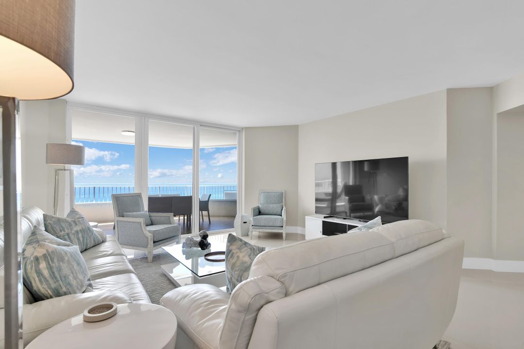 Под контрактом: $12,000 (2 спален, 2 ванн, 1448 Квадратных фут)