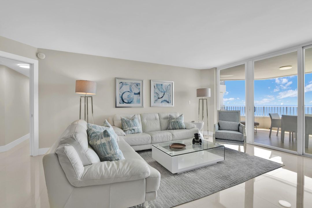 Под контрактом: $12,000 (2 спален, 2 ванн, 1448 Квадратных фут)