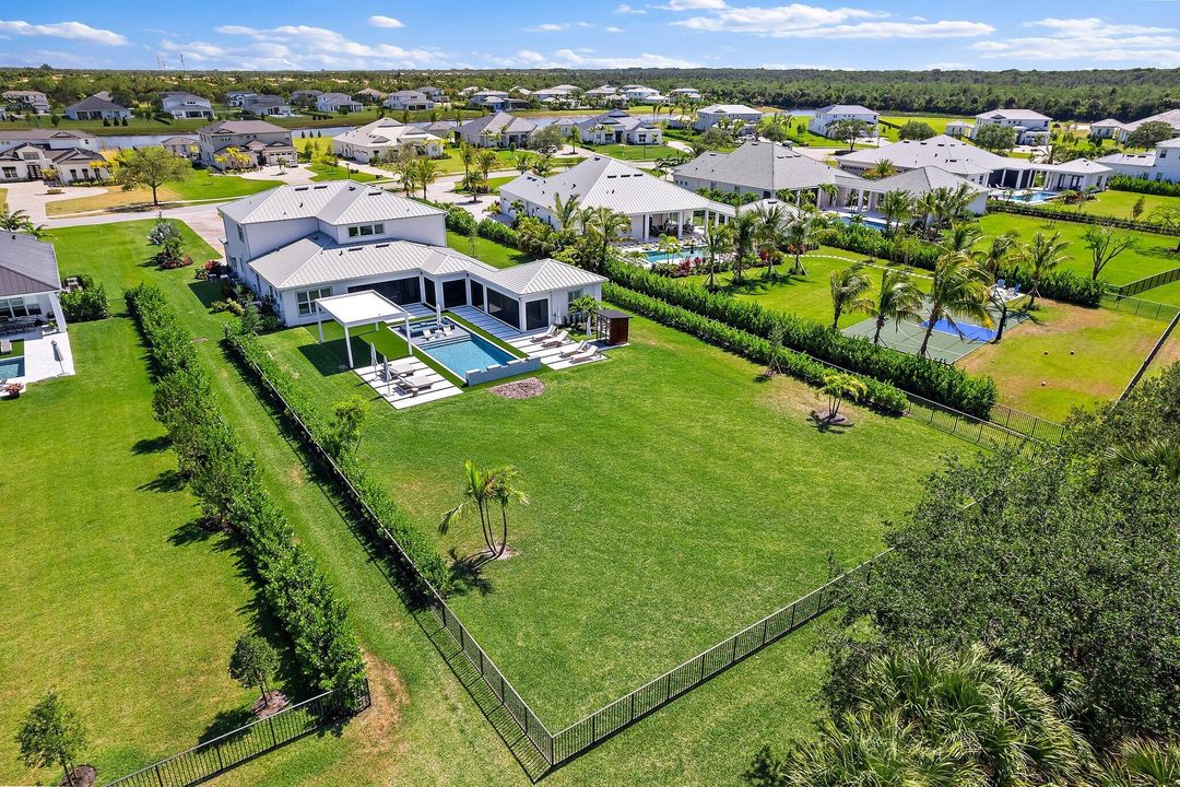 待售: $5,900,000 (7 贝兹, 7 浴室, 5762 平方英尺)