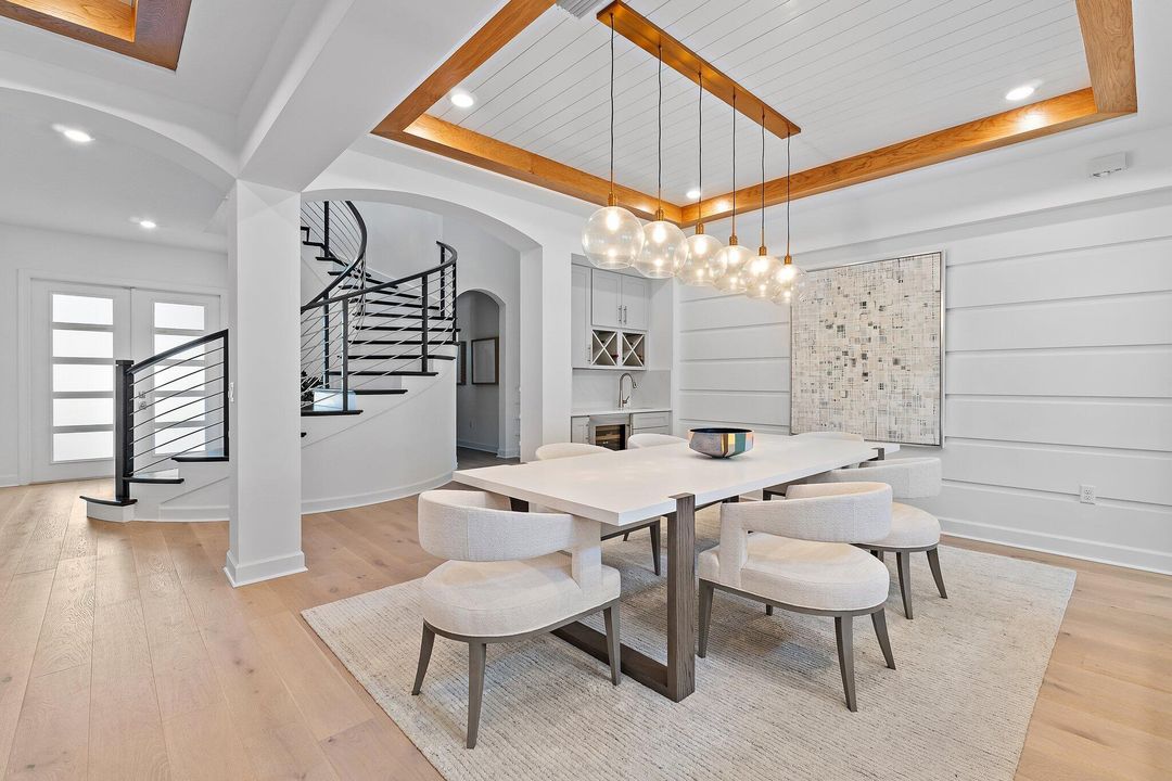 待售: $5,900,000 (7 贝兹, 7 浴室, 5762 平方英尺)