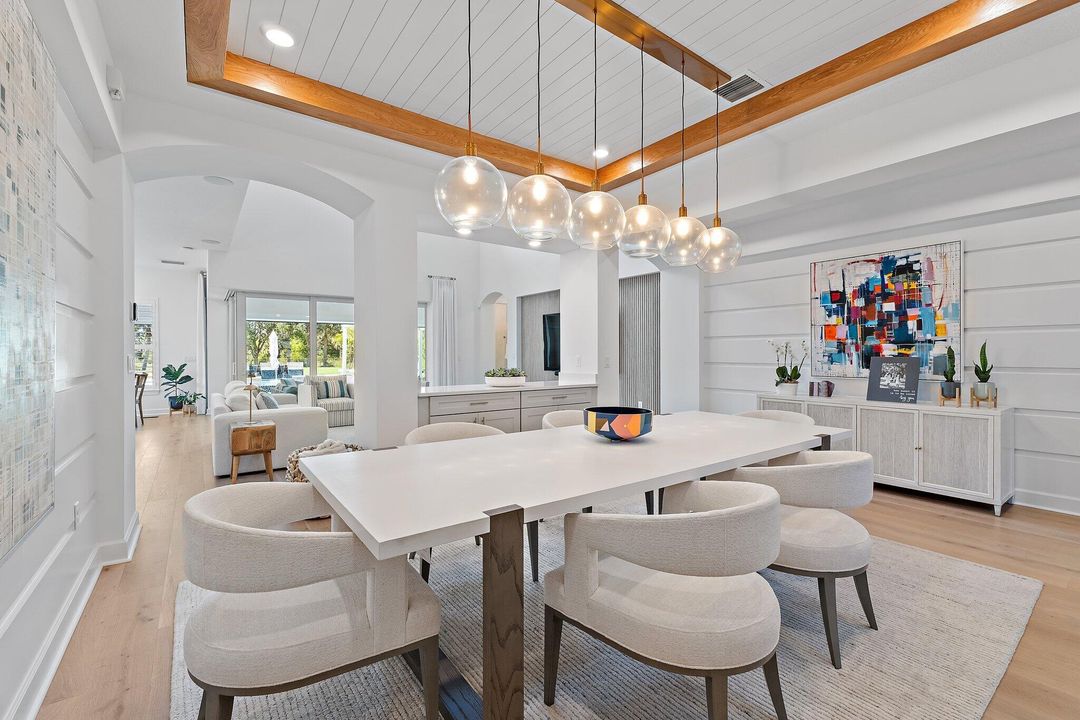 待售: $5,900,000 (7 贝兹, 7 浴室, 5762 平方英尺)