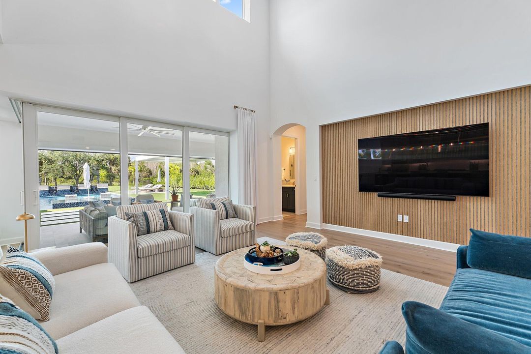 待售: $5,900,000 (7 贝兹, 7 浴室, 5762 平方英尺)