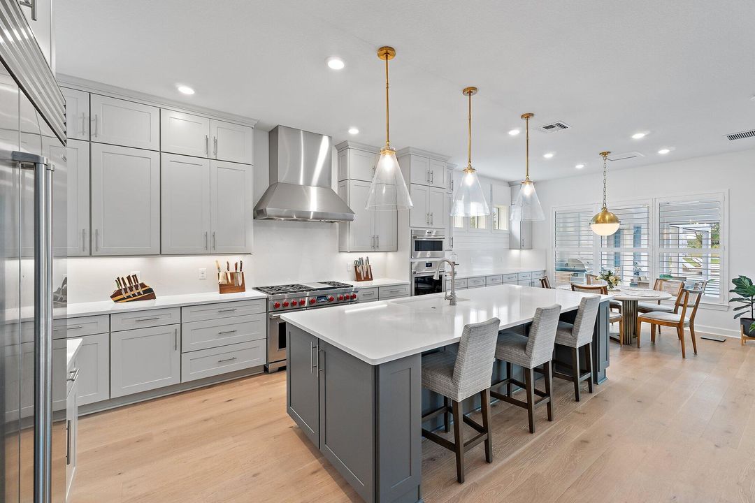 待售: $5,900,000 (7 贝兹, 7 浴室, 5762 平方英尺)