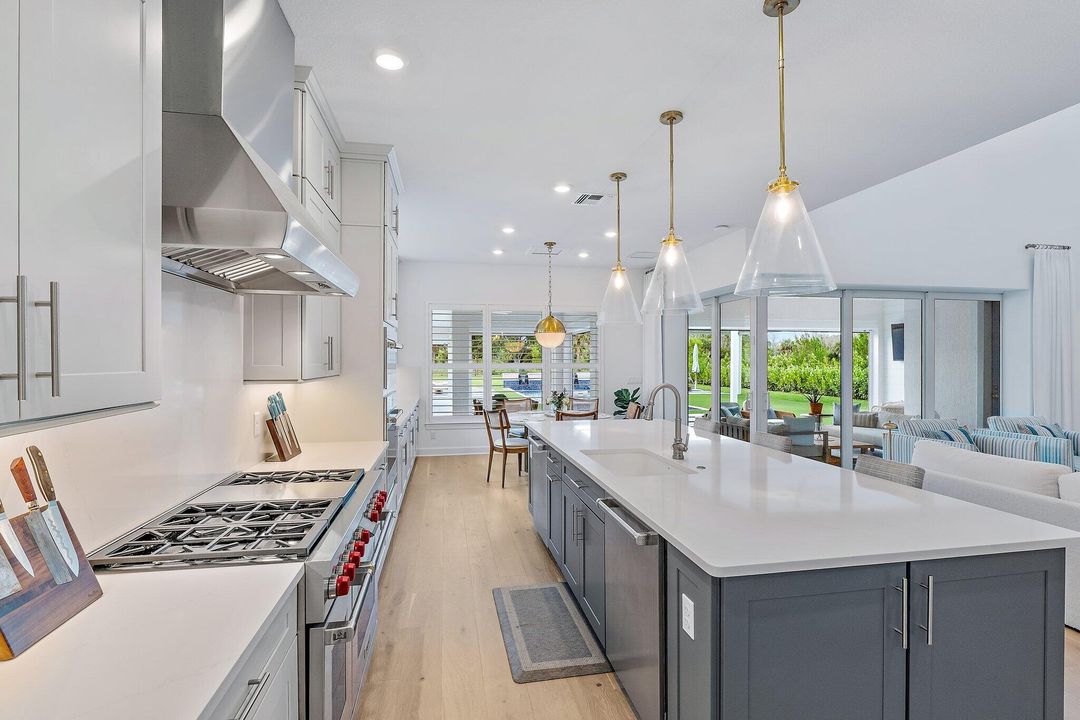 待售: $5,900,000 (7 贝兹, 7 浴室, 5762 平方英尺)