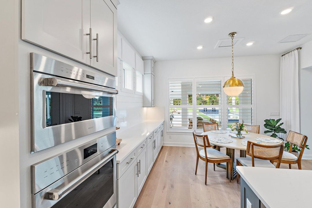 待售: $5,900,000 (7 贝兹, 7 浴室, 5762 平方英尺)