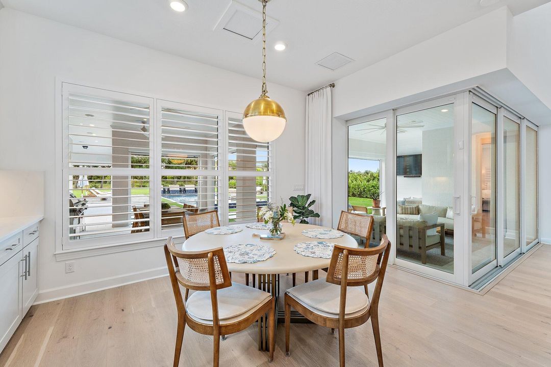 待售: $5,900,000 (7 贝兹, 7 浴室, 5762 平方英尺)