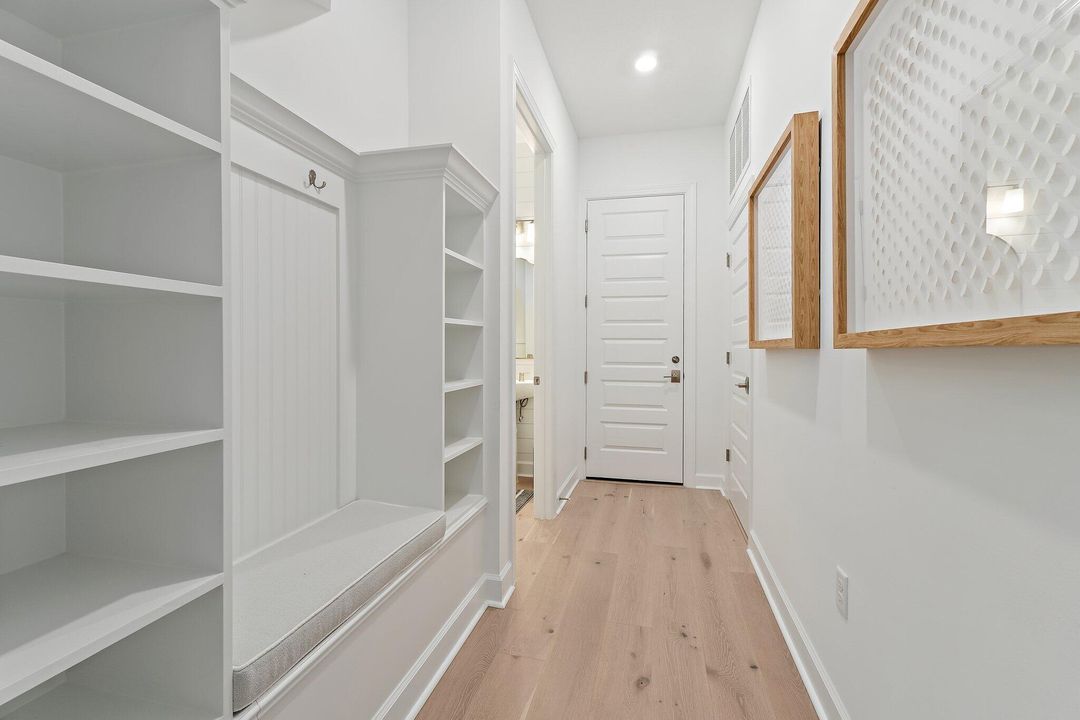 待售: $5,900,000 (7 贝兹, 7 浴室, 5762 平方英尺)