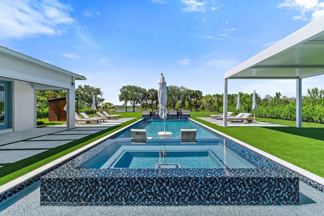 待售: $5,900,000 (7 贝兹, 7 浴室, 5762 平方英尺)