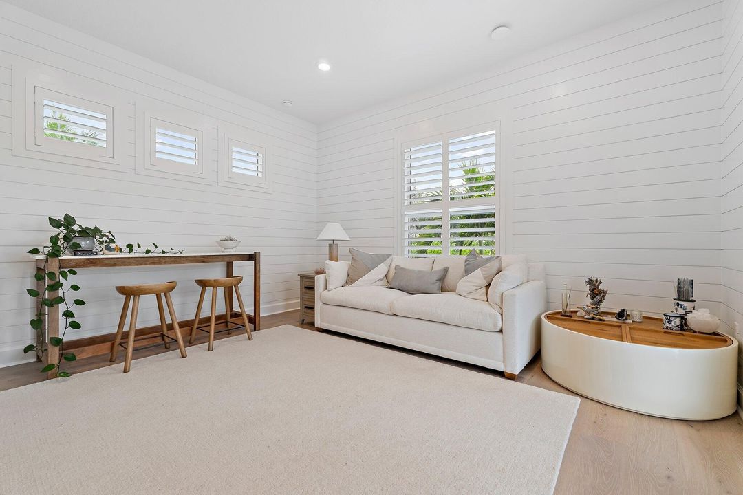 待售: $5,900,000 (7 贝兹, 7 浴室, 5762 平方英尺)