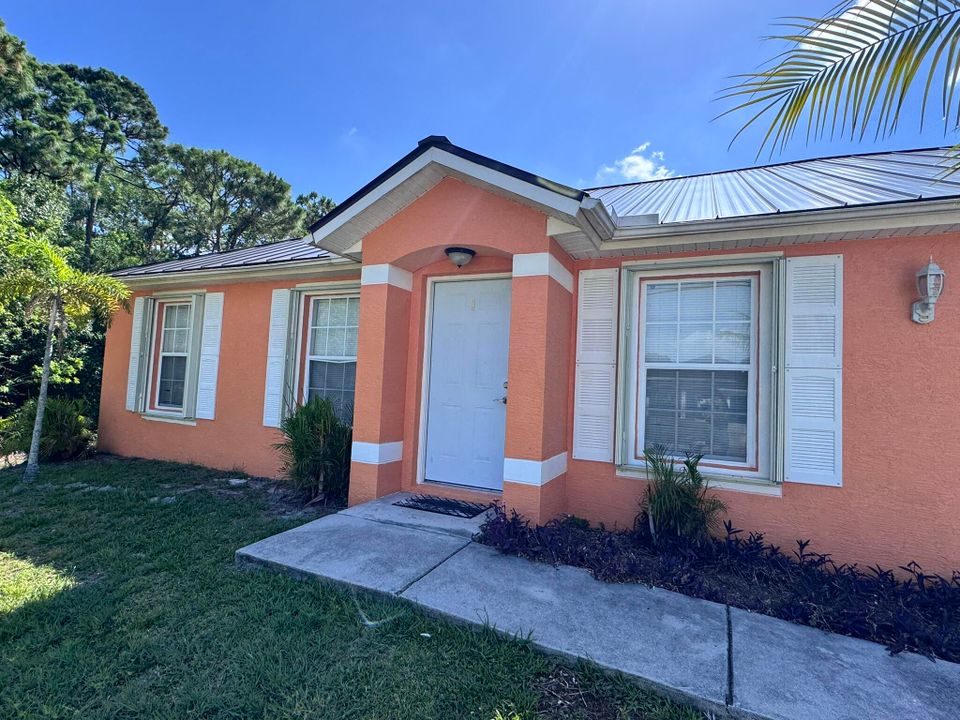 Recientemente alquilado: $2,250 (3 camas, 2 baños, 1447 Pies cuadrados)